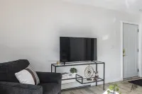 Entire 2BR 1Bath Apt “The Downtown Deneege” Hotels in Fairbanks