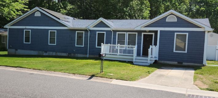 Large Family Fun, 6BR / 3 Bath, POOL, HOTTUB, Fenced Yard Hotels in Lower Township