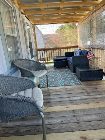 Comfy Mobile Home located minutes from restaurants and venues. Отели в г. Мурфилд