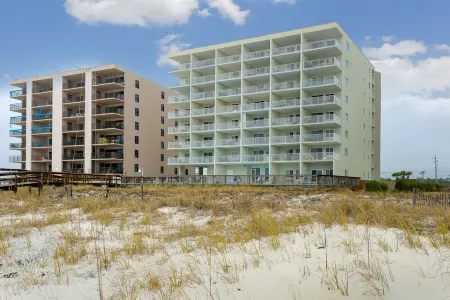 OCEANFRONT PRIVATE BALCONY RIGHT ON THE BEACH