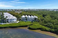 Seaside Escape - Waterfront Villa