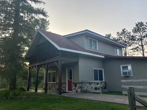 Backyard Trails and Lake Hayward with Canoe! Hotels in Hayward