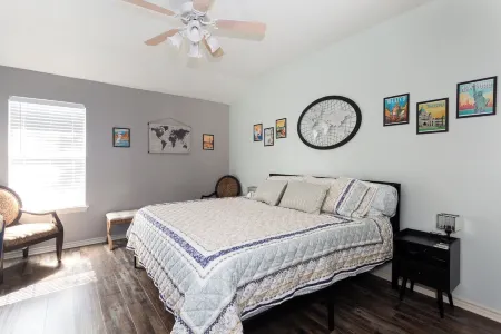 Cozy Casa a 3 bedroom house with all the necessities in Lubbock near Texas Tech Отели рядом с достопримечательностью «Thunderzone Family Fun»