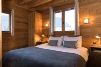 Luxurious Chalet | Hot Tub & Sauna | Mont Blanc Massif Views | Sleeps 10