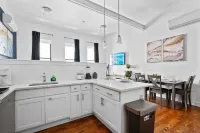 Open space lux studio near EWR - 1 min walk to Prudential