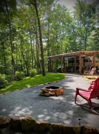 Cozy & Secluded Nantahala Hideaway