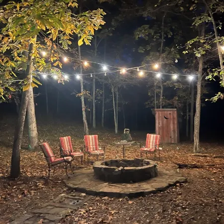 Rustic River Cabin- Located Near the Illinois River!