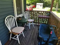 Doc's Lake house 1st floor, 2 bedroom apartment アディソンのホテル