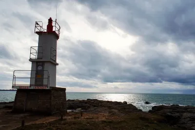 Plénitude Bretonne year-round heated indoor pool, Jacuzzi, massages فنادق في 