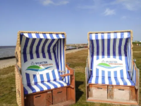 Cozy vacation apartment with dike view in Wremen Hotels in Wremen
