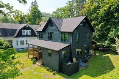 Walkable Central Livingston Manor - 3Br