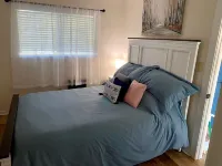 Recently updated 1 BR Condo with stunning lake views - No cleaning or linen fees Hotels in 