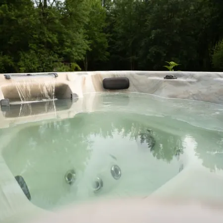 Secluded 5 acre getaway heated inground pool 6 person hot tub