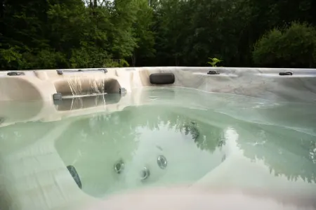 Secluded 5 acre getaway heated inground pool 6 person hot tub