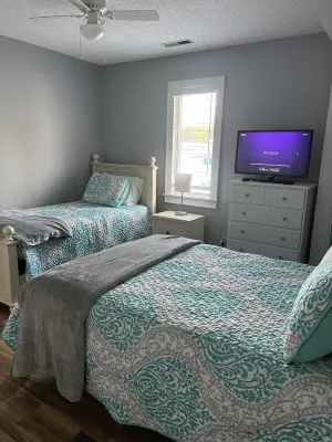 Unbelievable penthouse-style apartment in the heart of Elkins, WV. Отели в г. 