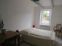 At the edge of the forest of Brocéliande and its Arthurian legends