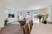 Wonder Lake Elegance: Serene 2BR Townhome Retreat