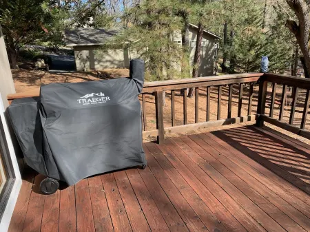 Spacious home with seasonal lake access. Pet friendly! Отели рядом с достопримечательностью «Groveland Yosemite Gateway Museum»