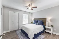 The Seaesta Shack-Colorado River-Lighted Fishing Pier-Starlink Wifi-Sleeps 9