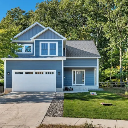 Lakehouse Nestled in Nature-10min to Lake Michigan