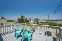 Cozy Costal Retreat in the heart of Groton's charming beach community,