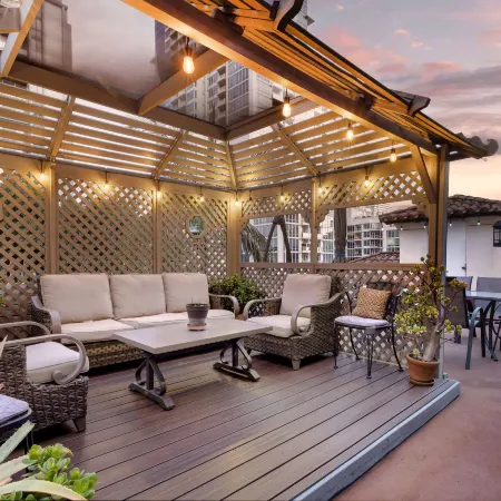 Best Western Cabrillo Garden Inn Отели рядом с достопримечательностью «Музей Железнодорожных Моделей»