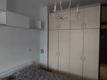 Lovely 1-bedroom condo Отели рядом с достопримечательностью «Собор Воскресения Христова»