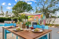 Heated Pool+Pickleball+Mini Golf+Theater+King Beds+Dogs OK