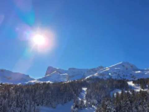 T2 apartment at the foot of the slopes, south-facing Hoteles en Le Dévoluy