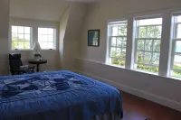 New Cottage Perfect for a Peaceful and Quiet stay on the Ocean with Beach