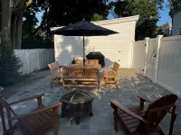 Historic house renovated for modern convenience - Bungalow