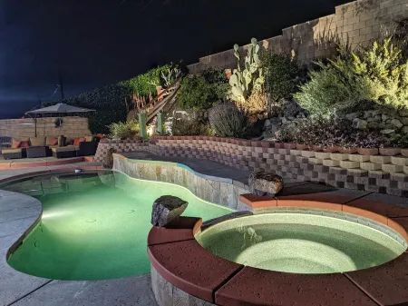 Huge Desert Oasis w Pool+Spa. Sleeps 12. Centrally Located to All of Ch Valley Отели рядом с достопримечательностью «Desert Hot Springs Chamber-Commerce»