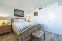 Beachfront, fantastic Gulf views. Sleeps 6. New kitchen, more upgrades for 2025. Các khách sạn gần Pensacola Beach