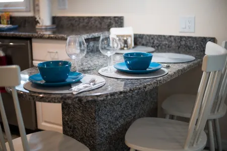 Newly Furnished 2 Bedroom, 1 1/2 Bath House With 2 Porches Close To The Villages Отели в г. Фрутленд Парк