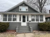 Charming 1920s, pet friendly home, centrally located!