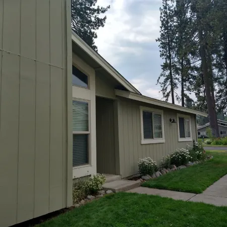 Plumas Pines Golf Resort. Updated Condo on the 4th Fairway. EV Charger on Site.