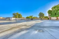 Lake View Condo with Pool/Boat Parking!