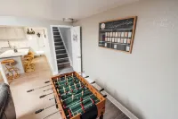 Cozy 5-Bedroom Home in Aurora!Perfect blend of comfort & convenience