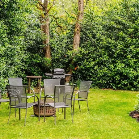 Simple Living at Luxurious, Modern Farmhouse on Bainbridge Island. Dogs ok.