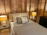 Large New Lakeside Cottage Central Air