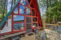 Beautiful Waterfront Hideaway at Sacheen Lake - Homestays