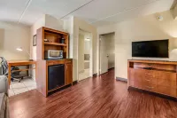 Econo Lodge Inn & Suites Griffin North
