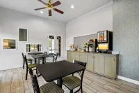 Quality Inn Near Blue Spring Hotels in DeBary