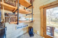 Charming 2-bedroom cottage with AC, WiFi in welcoming Waynesville