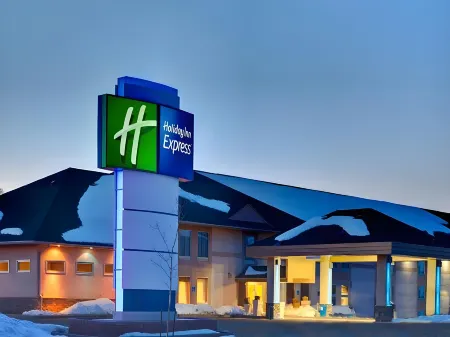 Holiday Inn Express Dryden