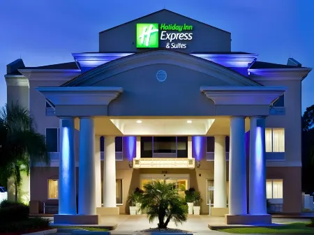 Holiday Inn Express & Suites Tavares - Leesburg