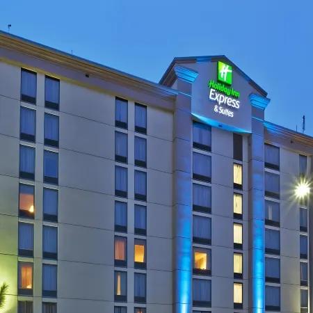 Holiday Inn Express & Suites ATLANTA N-PERIMETER MALL AREA by IHG