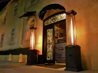 The Crescent Hotel Beverly Hills, Sonder Hotels near UCLA Medical Center Emergency Department