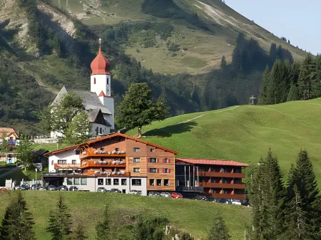 Boutique Hotel Die Mittagspitze Superior Отели в г. Дамюльс