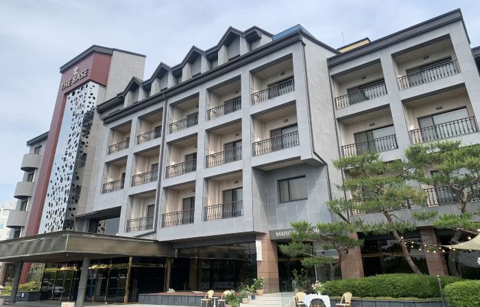 Hotel the Base